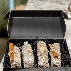 NWT New Beginning Await: 4-Pack Smudge Stick & Crystal Gift Box
